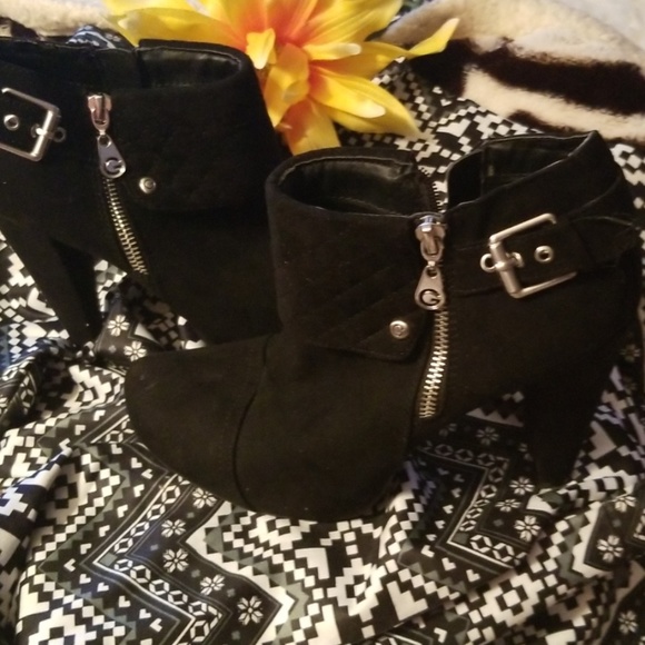 Guess Shoes - GUESS BOOTIES